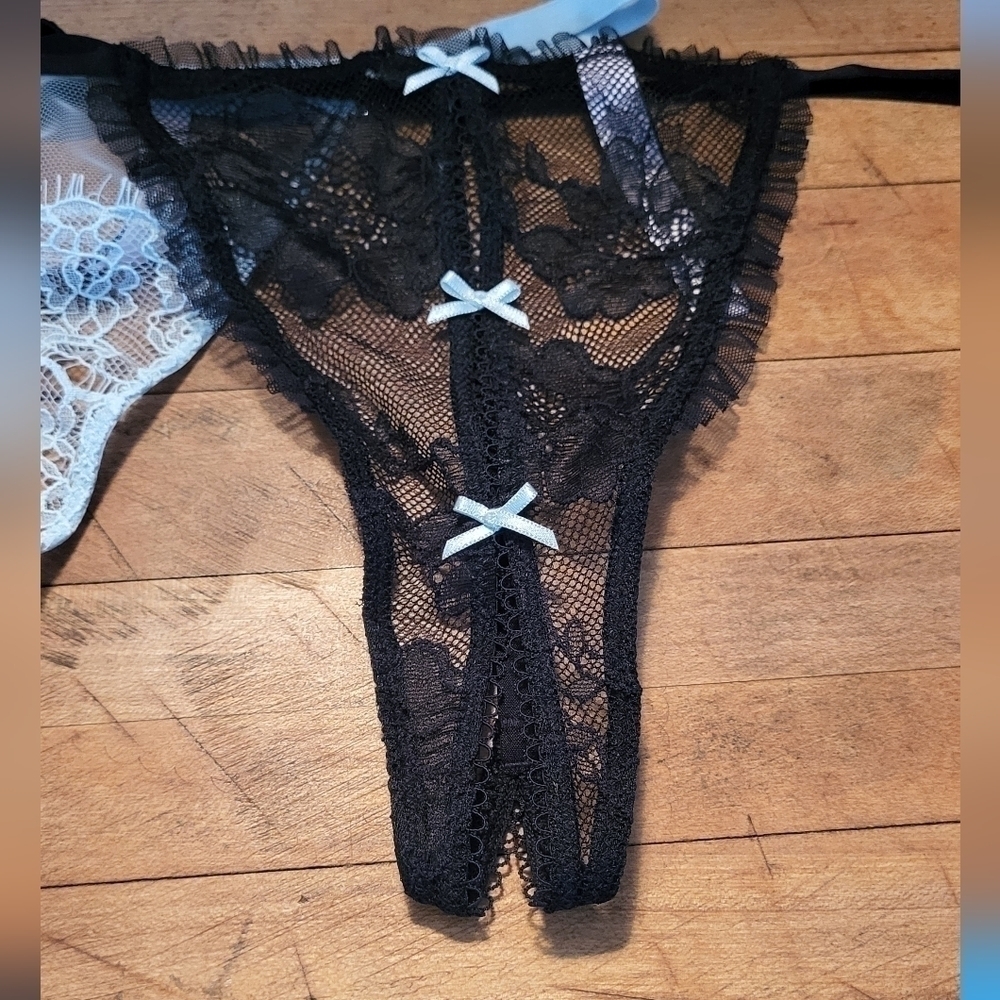 Victoria’s Secret Dream Angels 3-Pack Icy V-String Panties NIB - Picture 8 of 10